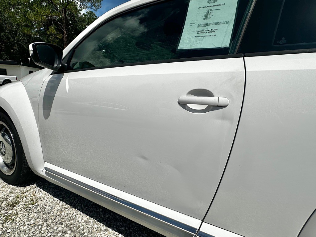 2012 Volkswagen Beetle Image 9