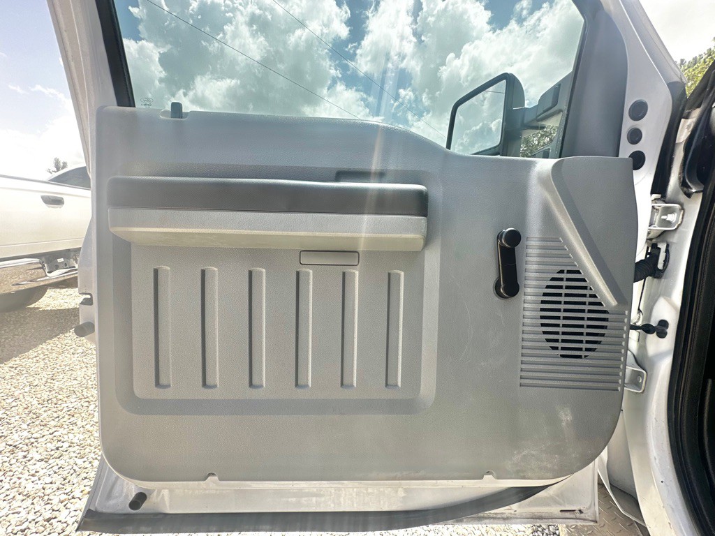2014 Ford F-350 Image 30