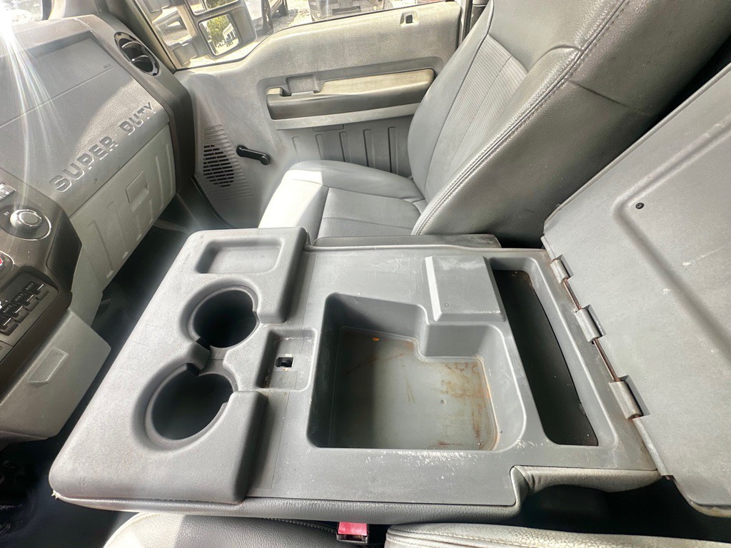 2014 Ford F-350 Image 32