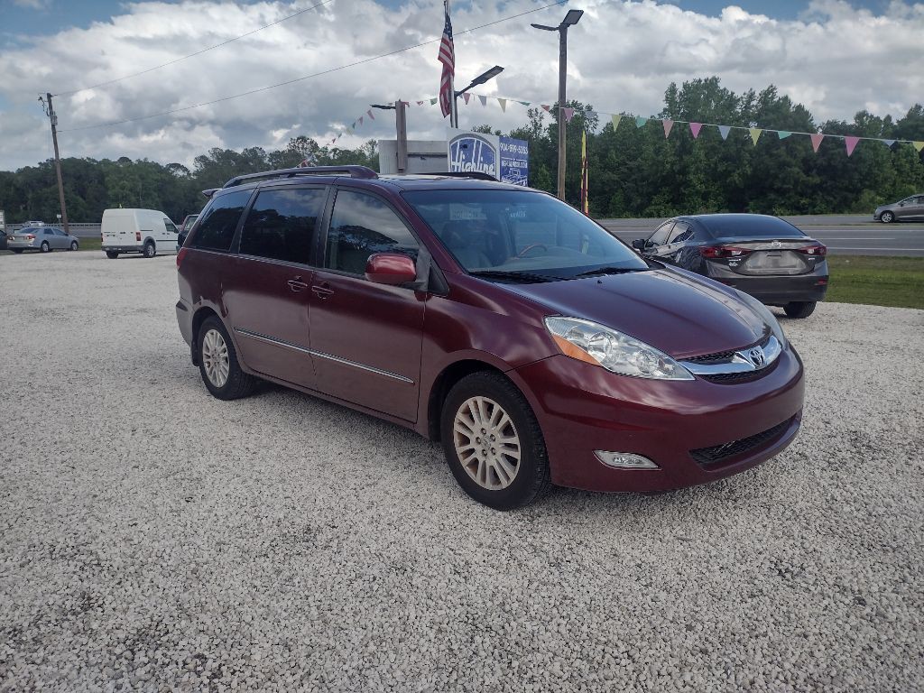2008 Toyota Sienna Image 1