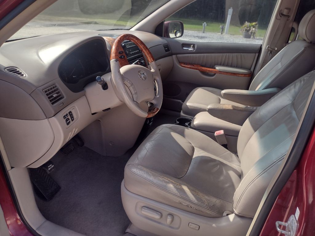 2008 Toyota Sienna Image 7