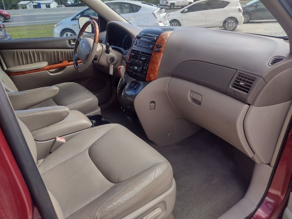 2008 Toyota Sienna Image 8