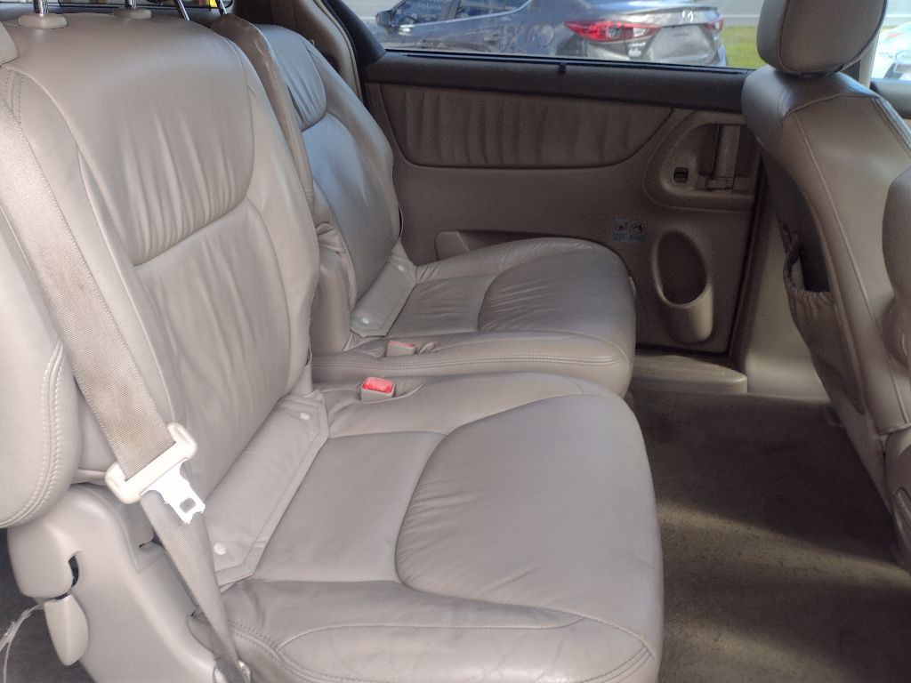 2008 Toyota Sienna Image 10