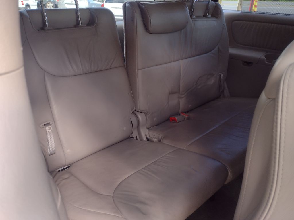 2008 Toyota Sienna Image 11