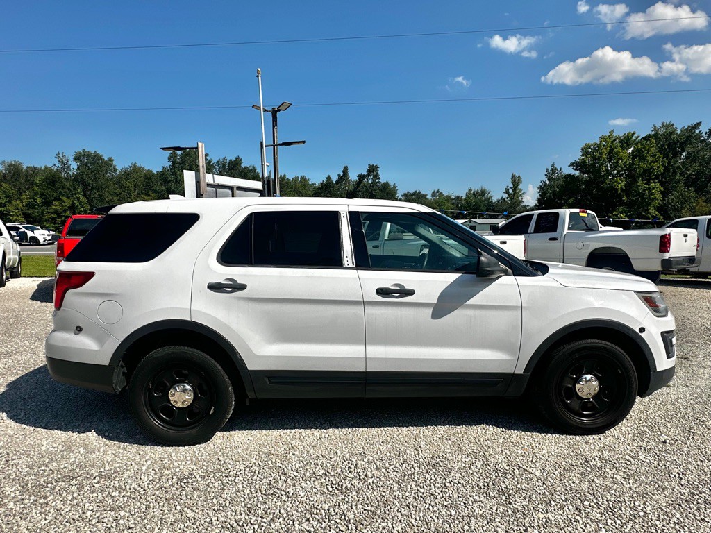 2017 Ford Explorer Image 8