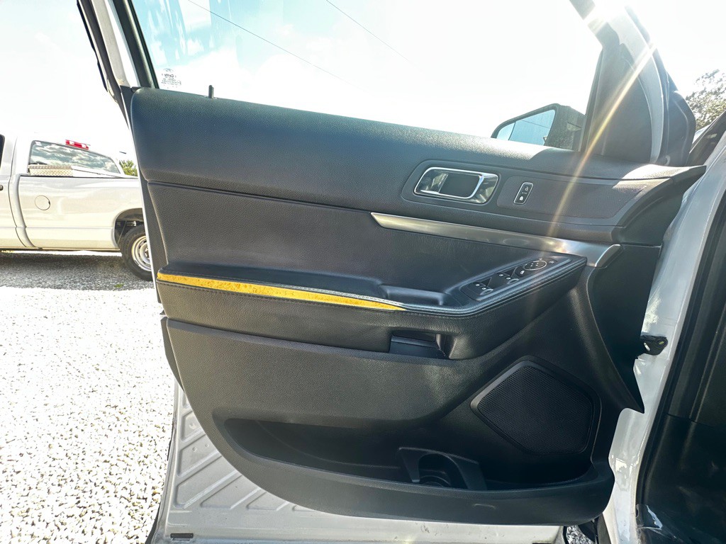2017 Ford Explorer Image 18