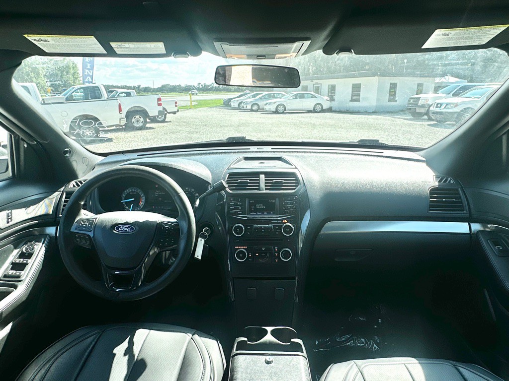 2017 Ford Explorer Image 21