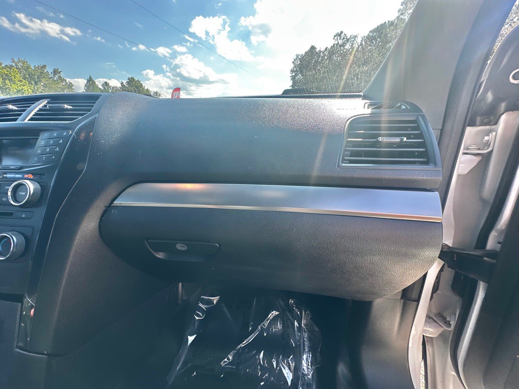 2017 Ford Explorer Image 30