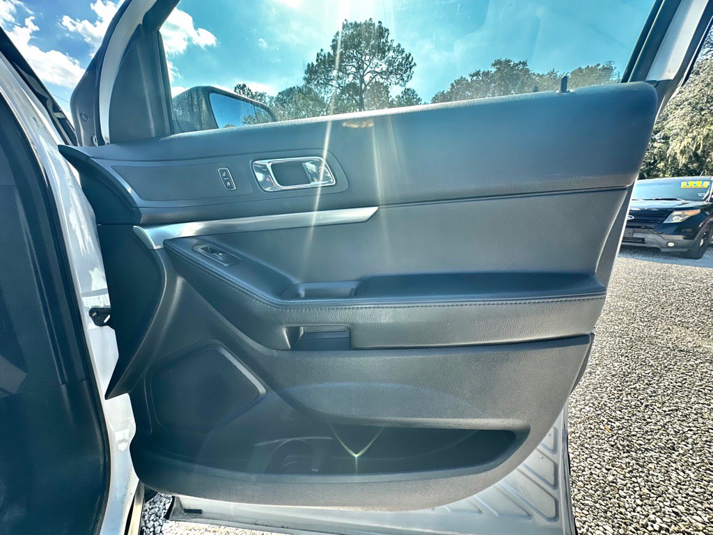 2017 Ford Explorer Image 31