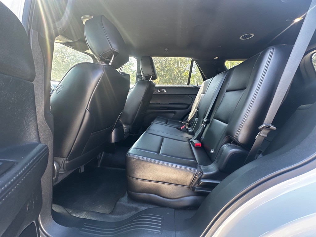 2017 Ford Explorer Image 32
