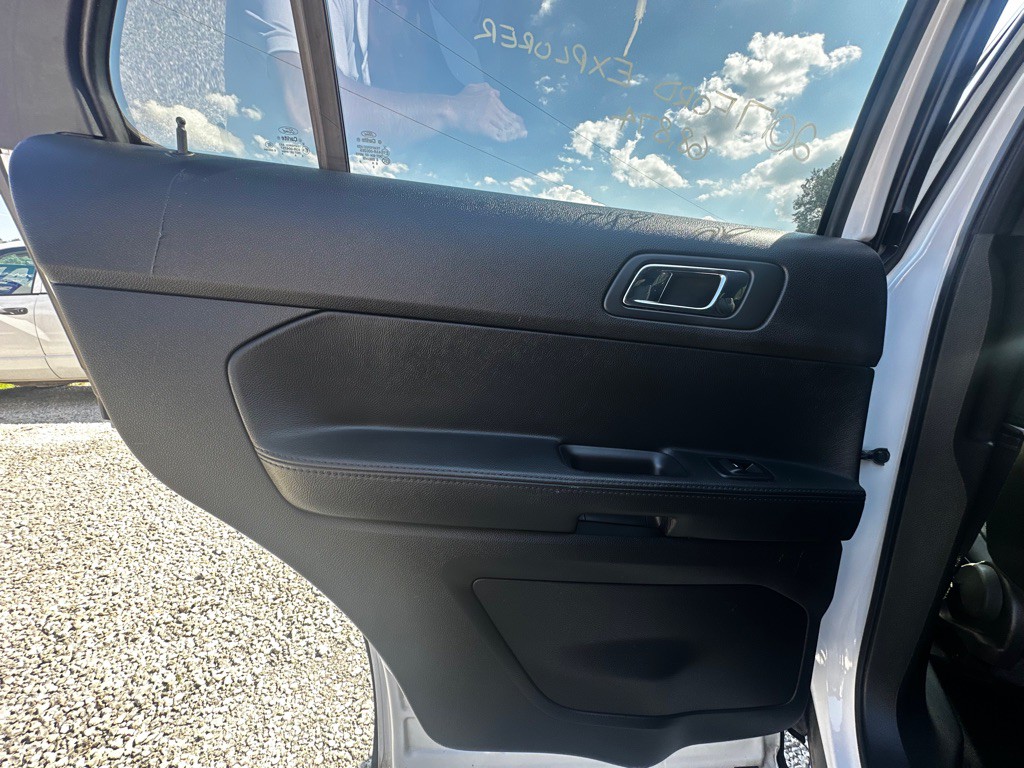 2017 Ford Explorer Image 34