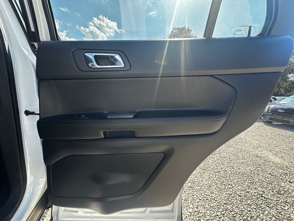 2017 Ford Explorer Image 36