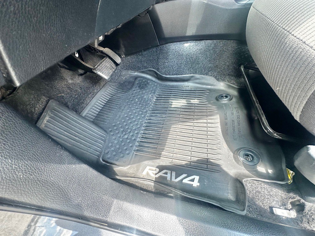 2013 Toyota Rav4 Image 28