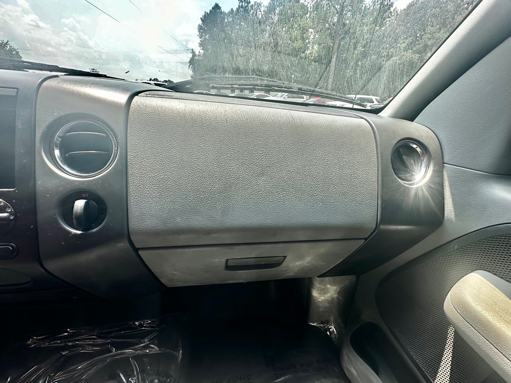 2004 Ford F-150 Image 17