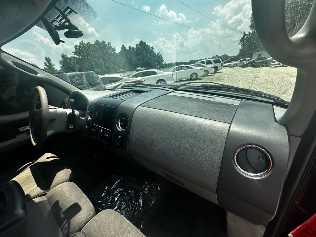 2004 Ford F-150 Image 22