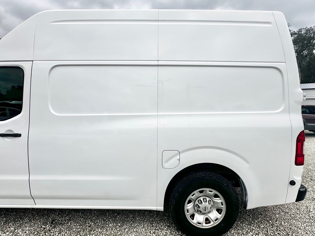 2013 Nissan NV Image 10