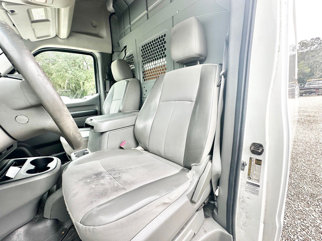 2013 Nissan NV Image 17