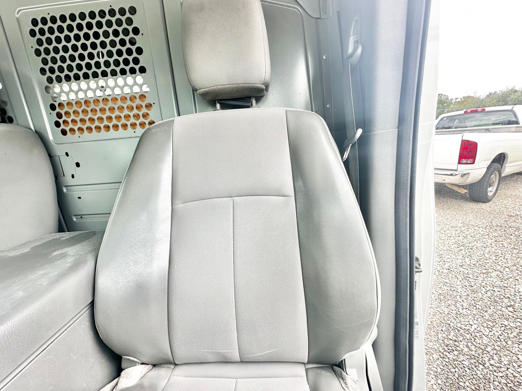 2013 Nissan NV Image 18