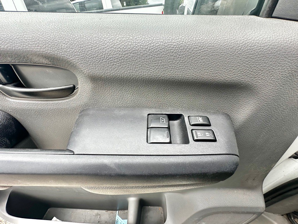 2013 Nissan NV Image 20