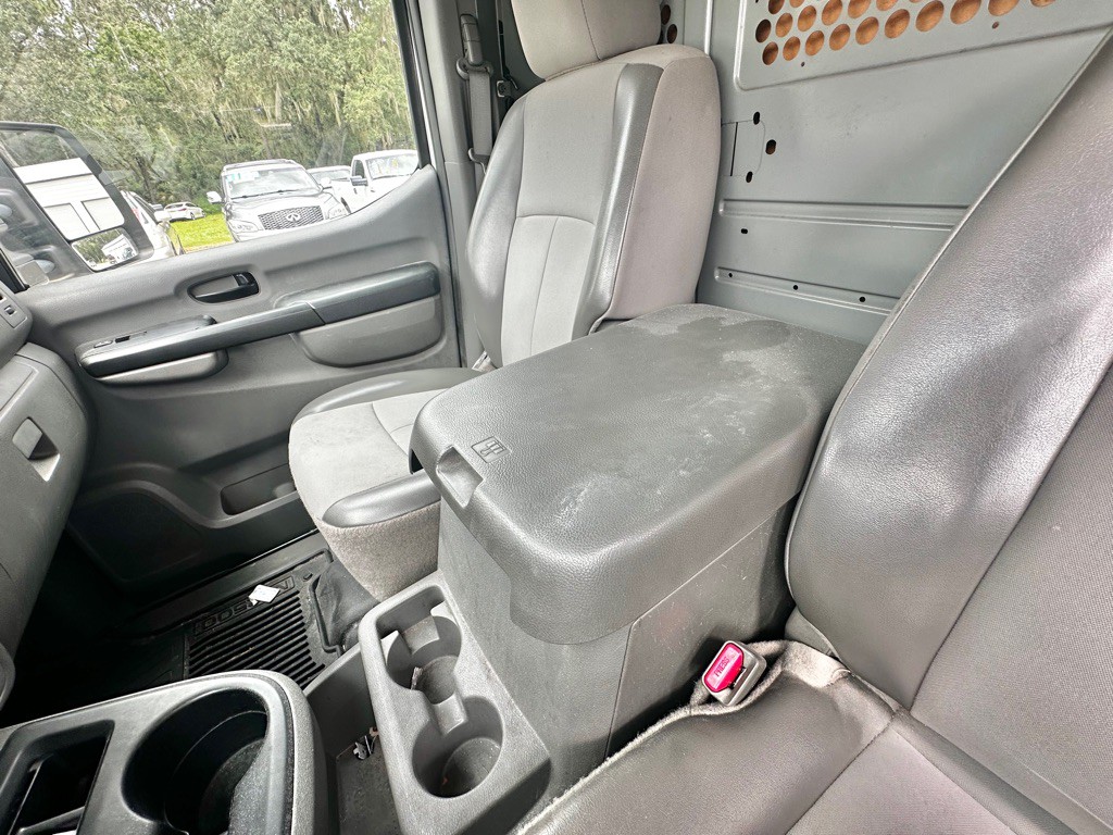 2013 Nissan NV Image 25
