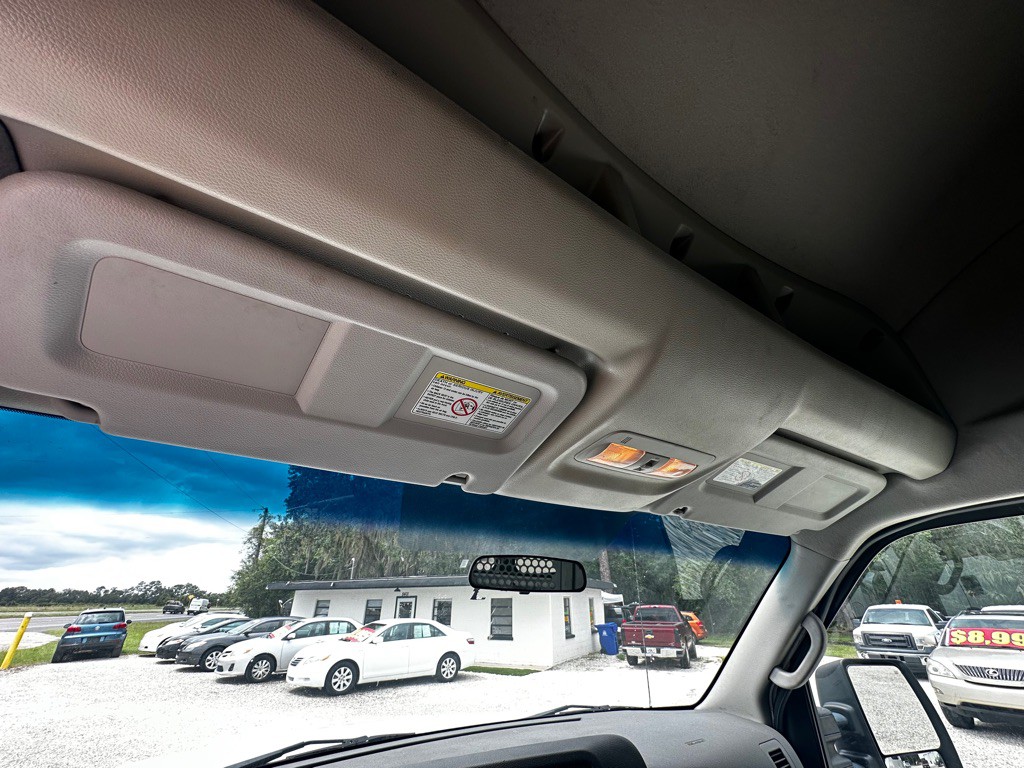 2013 Nissan NV Image 27