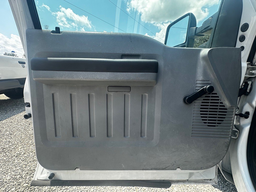 2013 Ford F-250 Image 28