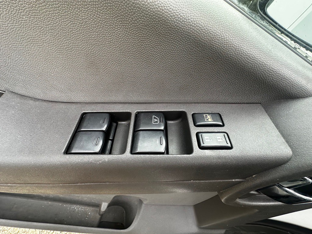 2014 Nissan Xterra Image 24