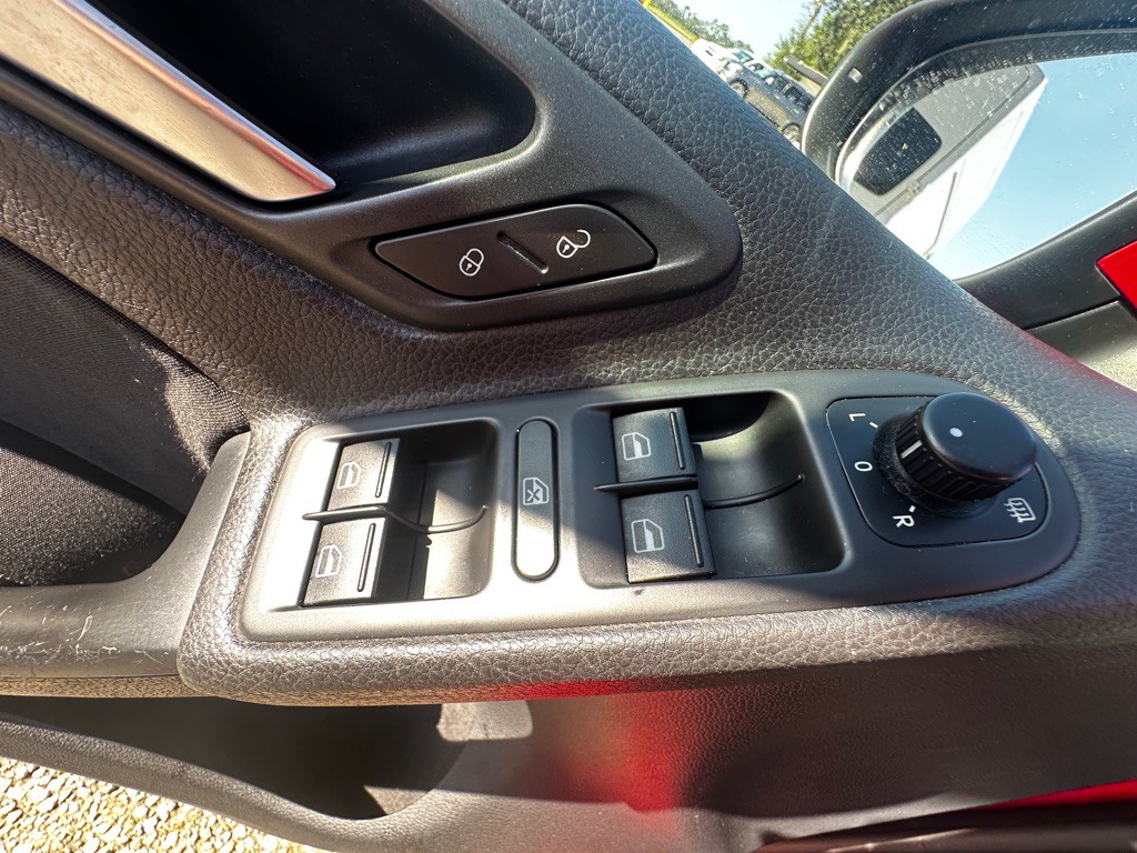 2013 Volkswagen Golf Image 18