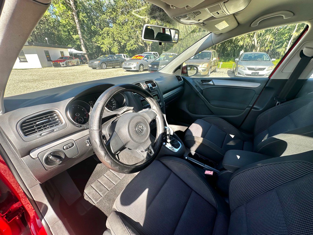 2013 Volkswagen Golf Image 19