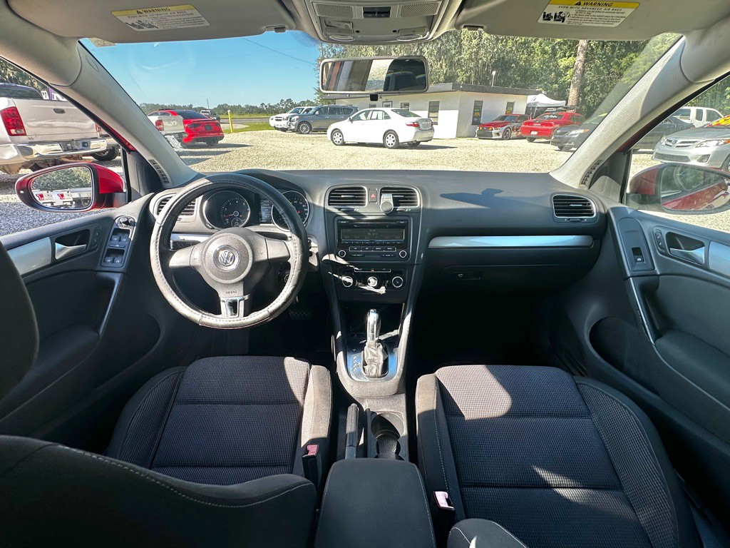 2013 Volkswagen Golf Image 20
