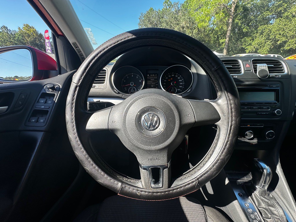 2013 Volkswagen Golf Image 23