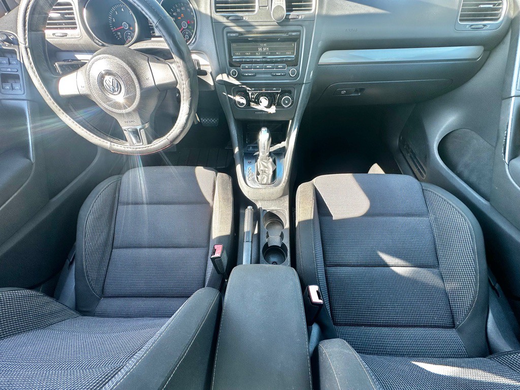 2013 Volkswagen Golf Image 25