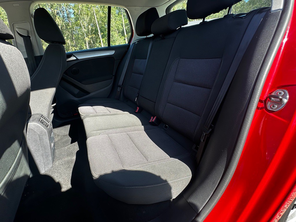 2013 Volkswagen Golf Image 30