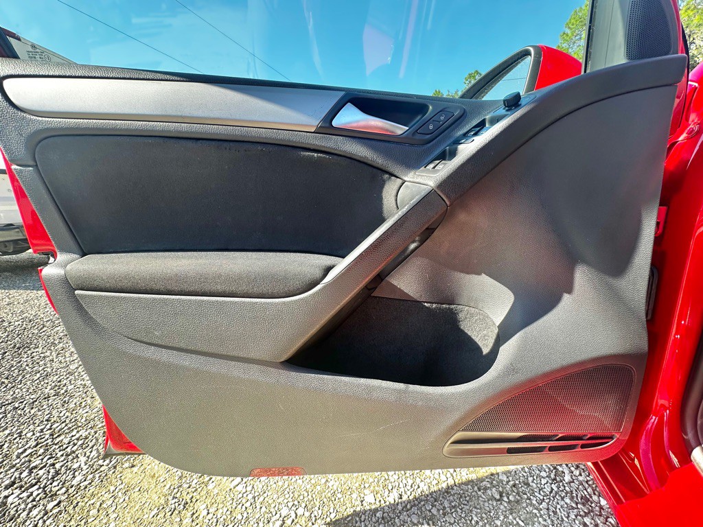 2013 Volkswagen Golf Image 14