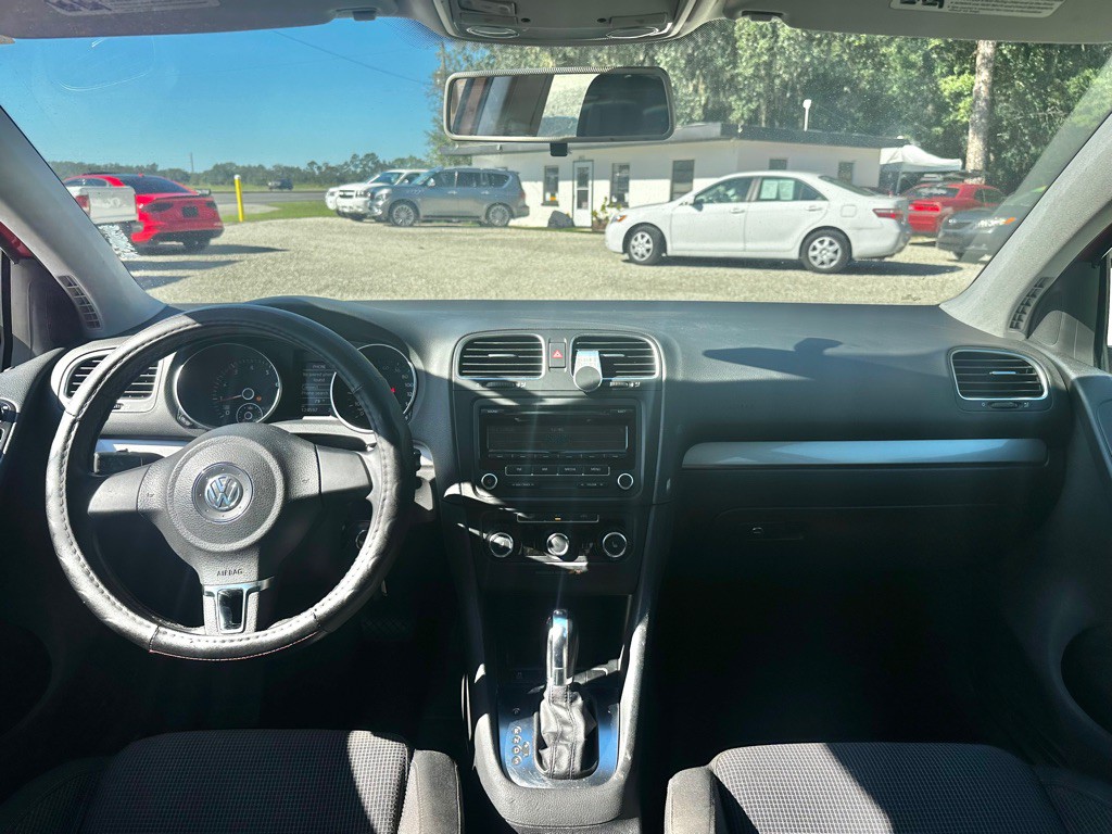 2013 Volkswagen Golf Image 18