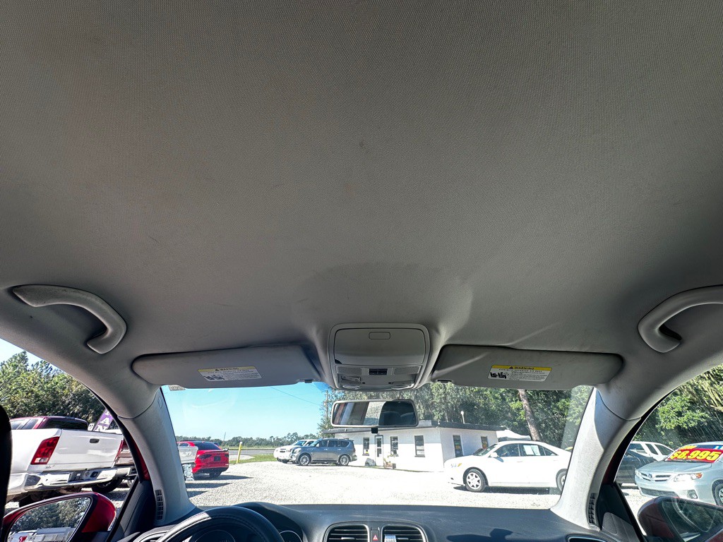 2013 Volkswagen Golf Image 19