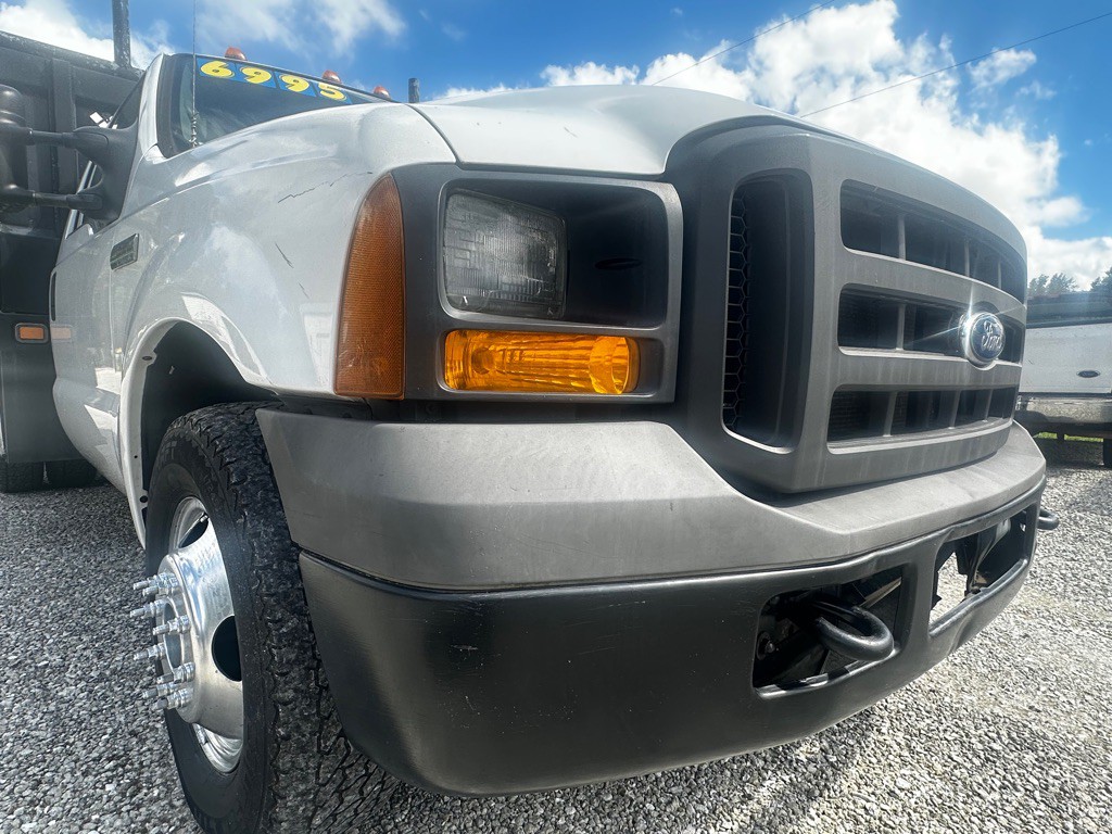 2005 Ford F-350 Image 9
