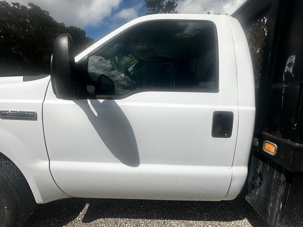 2005 Ford F-350 Image 13