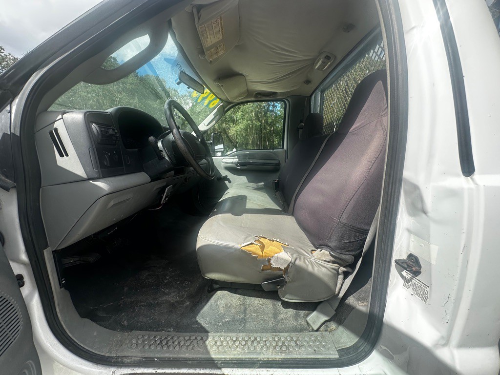 2005 Ford F-350 Image 22