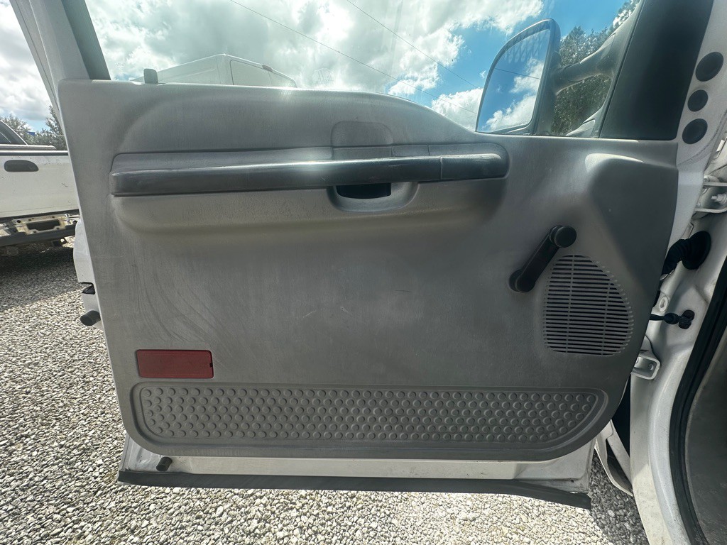 2005 Ford F-350 Image 24