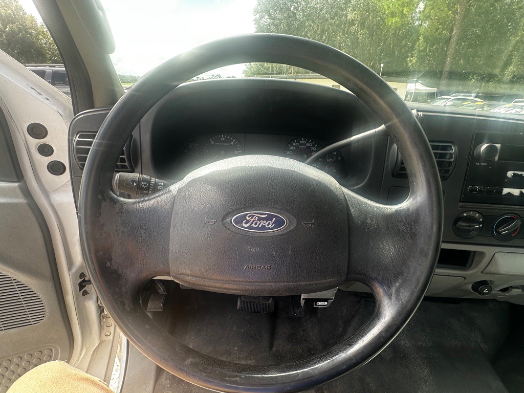 2005 Ford F-350 Image 26