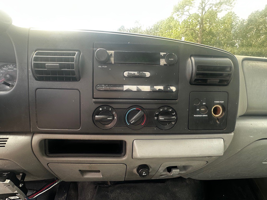 2005 Ford F-350 Image 27