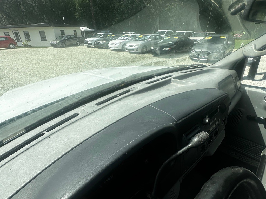 2005 Ford F-350 Image 28