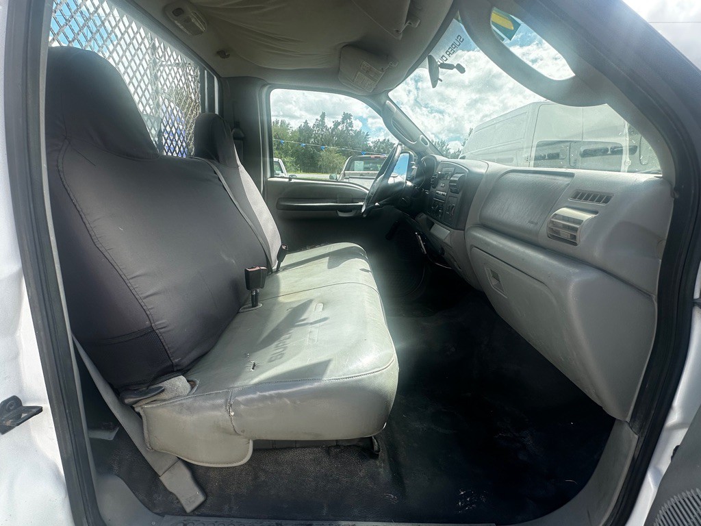 2005 Ford F-350 Image 29