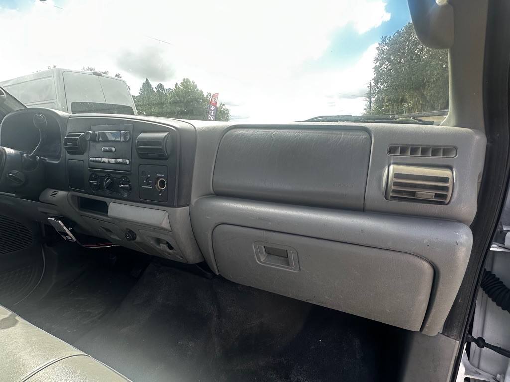 2005 Ford F-350 Image 31