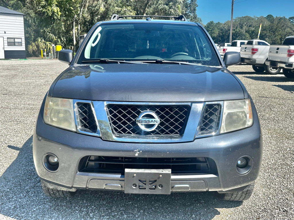 2011 Nissan Pathfinder Image 2