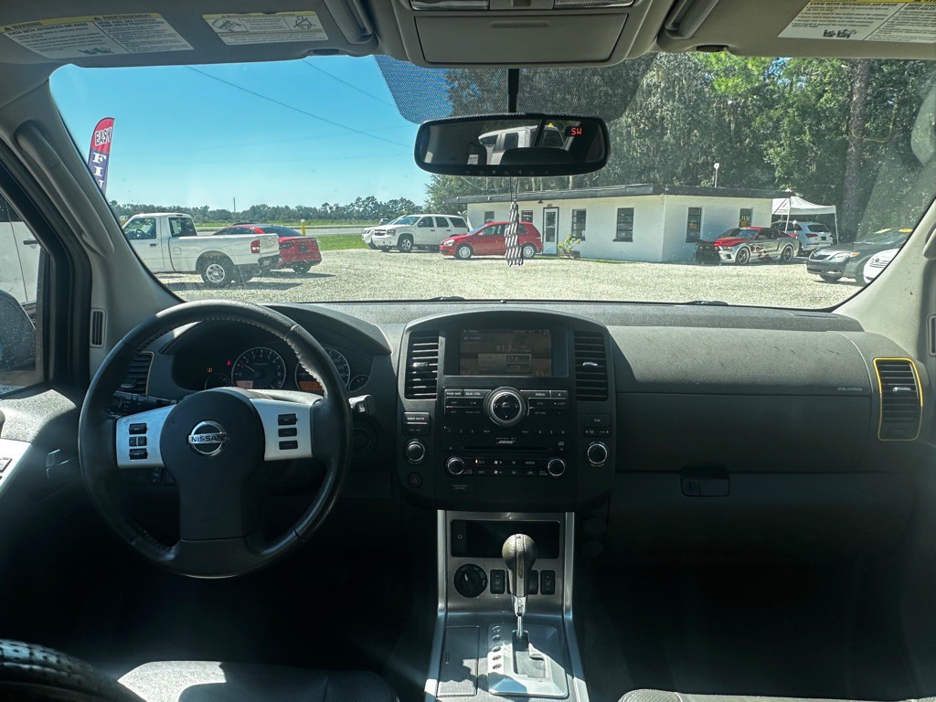 2011 Nissan Pathfinder Image 23