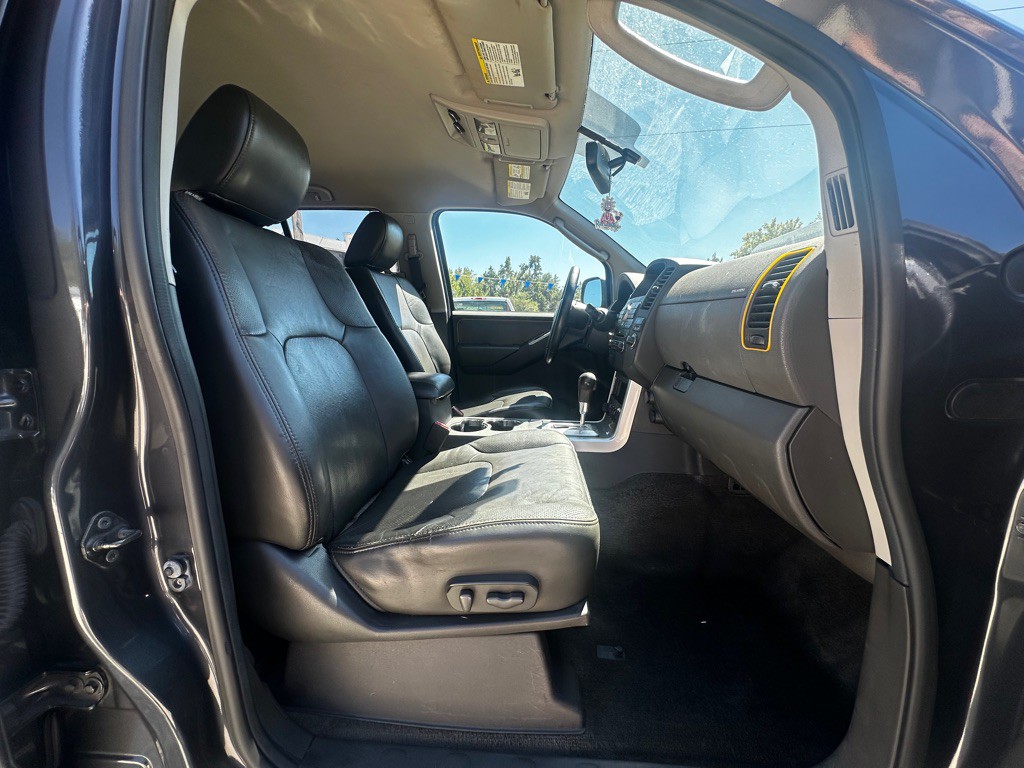 2011 Nissan Pathfinder Image 28