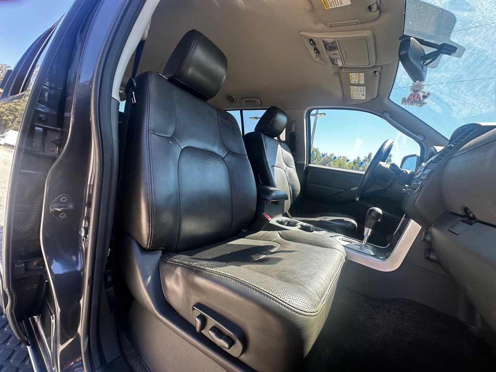2011 Nissan Pathfinder Image 29