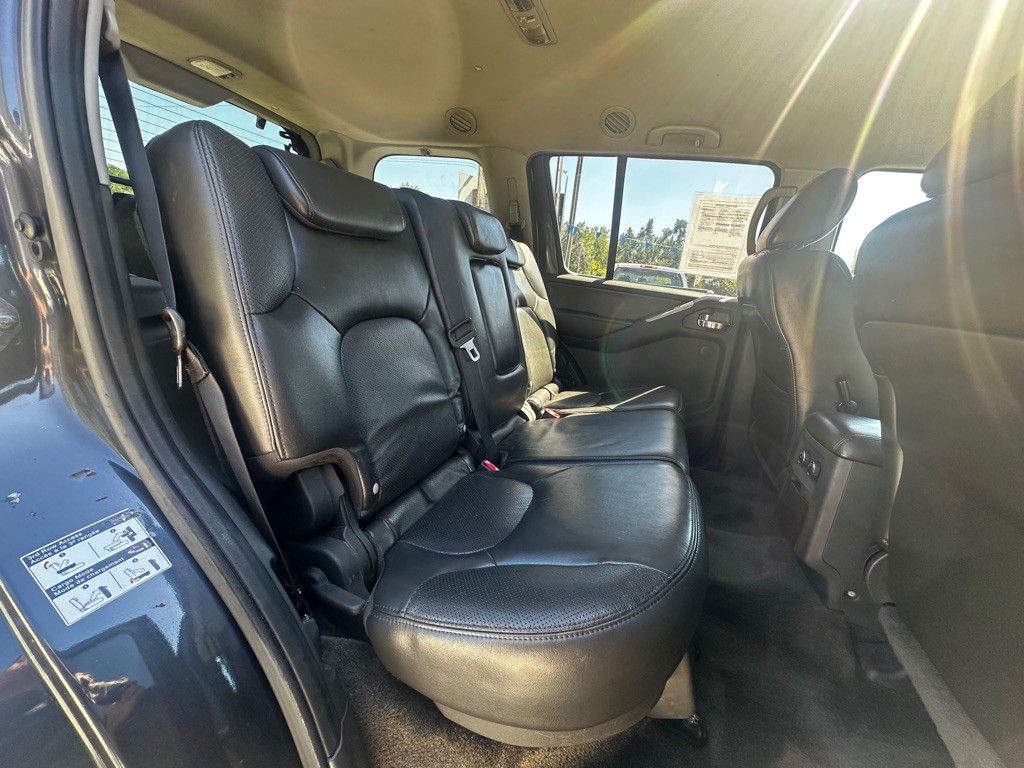 2011 Nissan Pathfinder Image 32